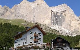 Rifugio Stella Alpina Spiz Piaz per escursionisti